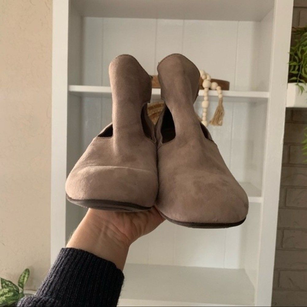 Earth Corinth Taupe Block Toe Suede Block Heel An… - image 7